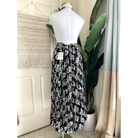 LuLaRoe Deanne Pleated Wrap Skirt Size 16/18 Black &White Floral NEW Lightweight - Picture 7 of 11